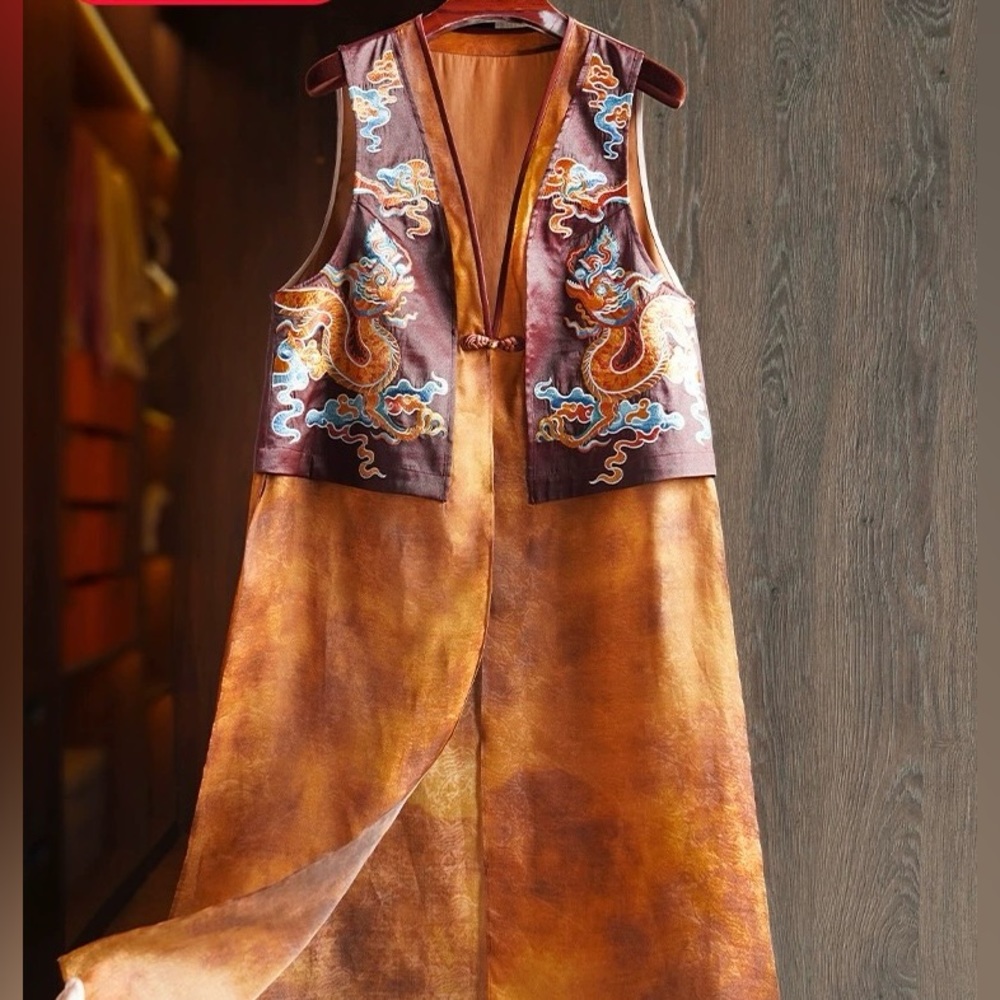 100% silk dressy vest, with fancy embroidery NWT size M